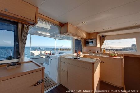 catamaran-lagoon-450-fly-2