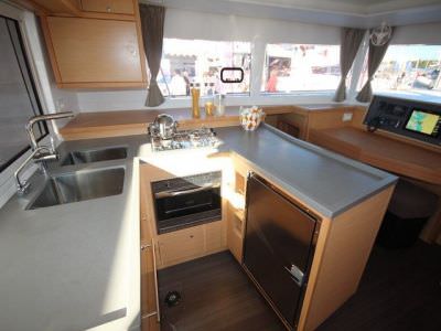 catamaran-lagoon-450-sport-top-9