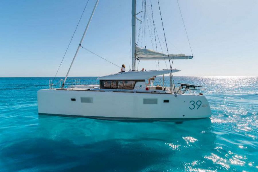 Catamaran Lagoon 39