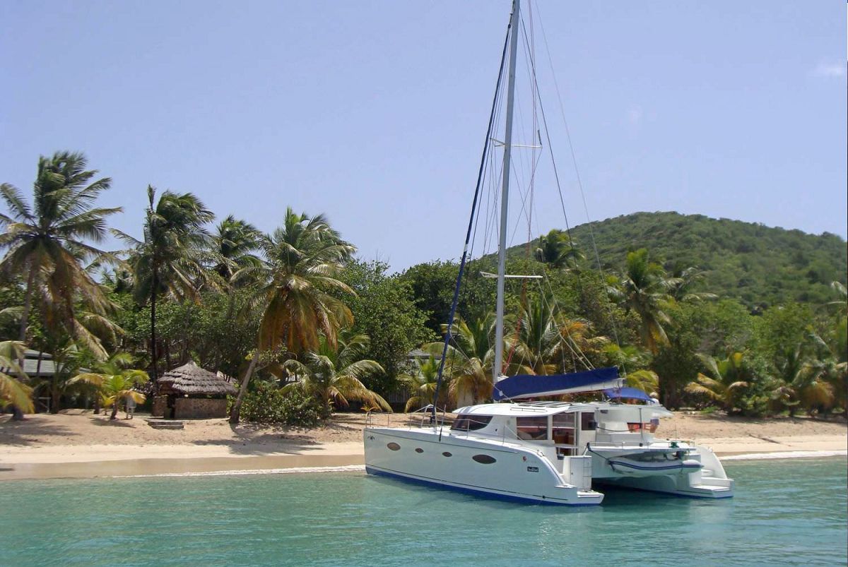 Croisières Caraïbes, Corse, baléares et location de catamarans et monocoques.